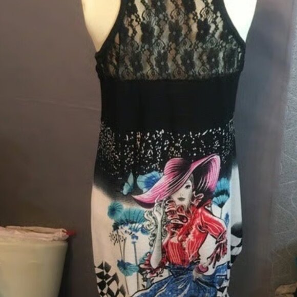 Cute Graphic Tunic - Picture 3 of 4